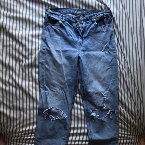 American Eagle Outfitters Denim - American Eagle ripped mom Jeans